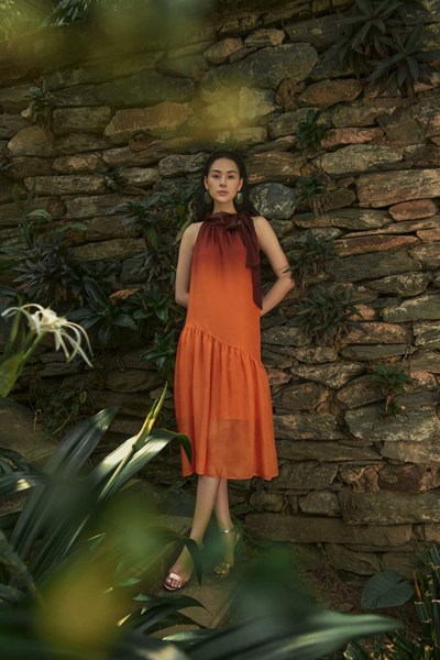 Hiển thị chi tiết cho Đầm maxi cổ nơ Ảnh của Đầm maxi cổ nơ