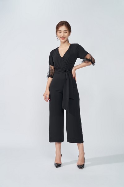 Hiển thị chi tiết cho jumpsuit tay phối ren Ảnh của jumpsuit tay phối ren