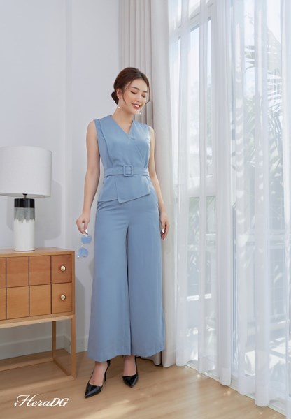Hiển thị chi tiết cho Jumpsuit sát nách Ảnh của Jumpsuit sát nách