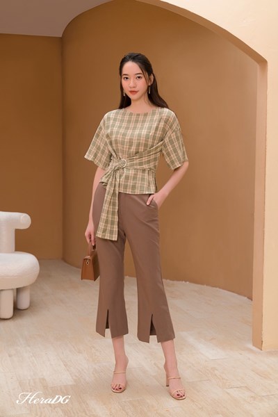 Hiển thị chi tiết cho Quần lửng ống vẩy xẻ gấu Ảnh của Quần lửng ống vẩy xẻ gấu