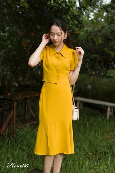 Hiển thị chi tiết cho Áo crop cổ đức Ảnh của Áo crop cổ đức