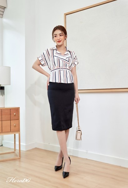 Hiển thị chi tiết cho Chân váy bút chì, khoá đồng sau Ảnh của Chân váy bút chì, khoá đồng sau