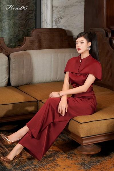 Hiển thị chi tiết cho Jumsuit phủ vai Ảnh của Jumsuit phủ vai