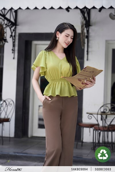 Hiển thị chi tiết cho Áo kiểu cổ V dáng peplum Ảnh của Áo kiểu cổ V dáng peplum