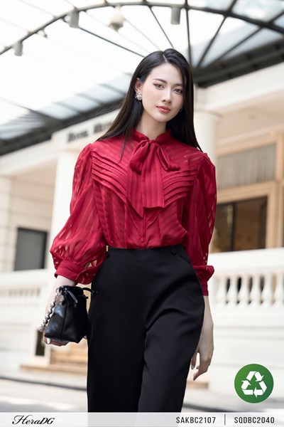 Hiển thị chi tiết cho Áo kiểu tay bồng, thắt nơ cổ Ảnh của Áo kiểu tay bồng, thắt nơ cổ