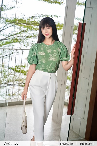 Hiển thị chi tiết cho Áo kiểu, cổ tròn dáng crotop Ảnh của Áo kiểu, cổ tròn dáng crotop