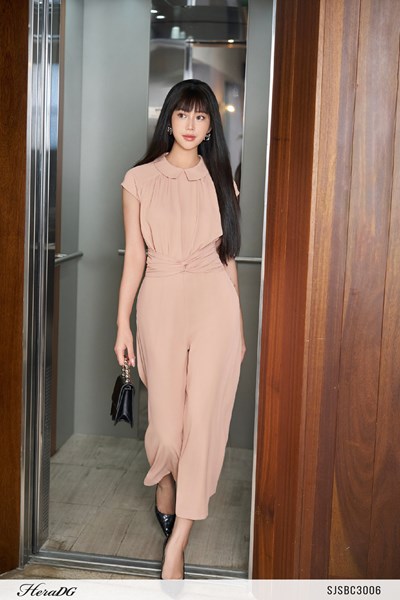 Hiển thị chi tiết cho Jumsuit dáng dài cổ sen Ảnh của Jumsuit dáng dài cổ sen