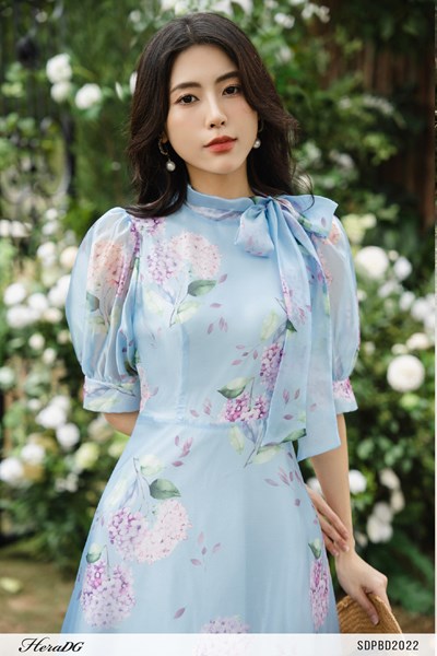 Hiển thị chi tiết cho Đầm tơ cổ thắt nơ Ảnh của Đầm tơ cổ thắt nơ