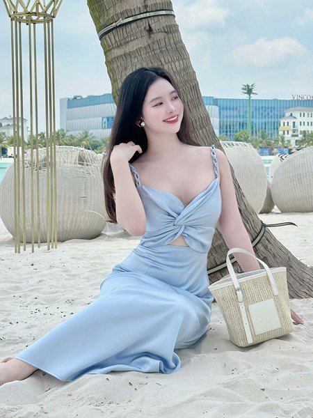 Hiển thị chi tiết cho Đầm hai dây xoắn ngực Ảnh của Đầm hai dây xoắn ngực