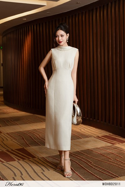 Hiển thị chi tiết cho Đầm ôm cổ bẻ tim sau Ảnh của Đầm ôm cổ bẻ tim sau