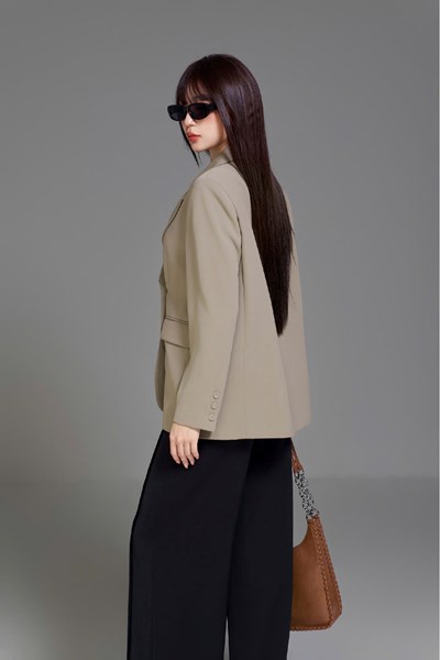 Hiển thị chi tiết cho Áo blazer cổ ve vếch Ảnh của Áo blazer cổ ve vếch