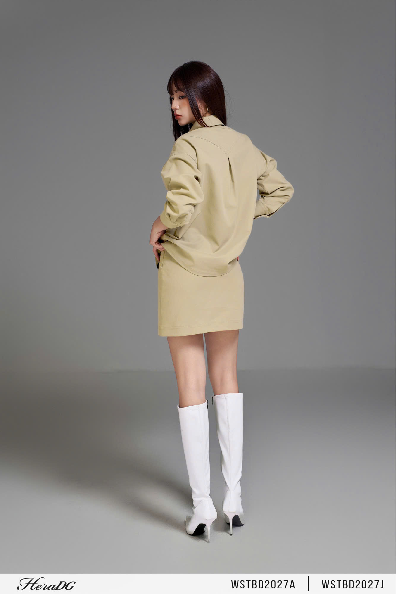 z6164504888803_fdd2c2ad74f1ffd041a6a24268235c40-1 Ảnh của Áo khaki cổ đức, dáng rộng