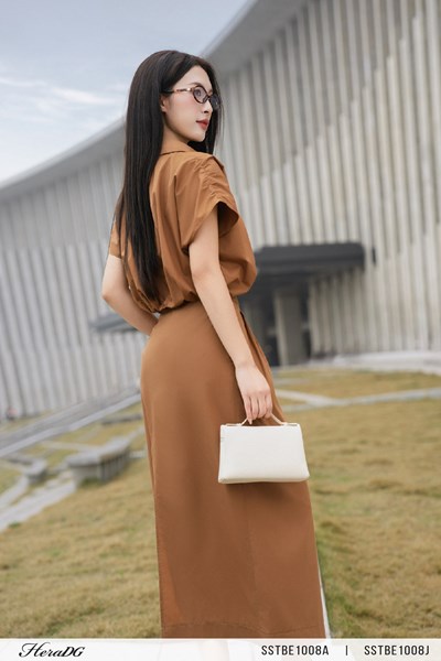 Hiển thị chi tiết cho Chân váy A dáng dài xếp ly lệch Ảnh của Chân váy A dáng dài xếp ly lệch