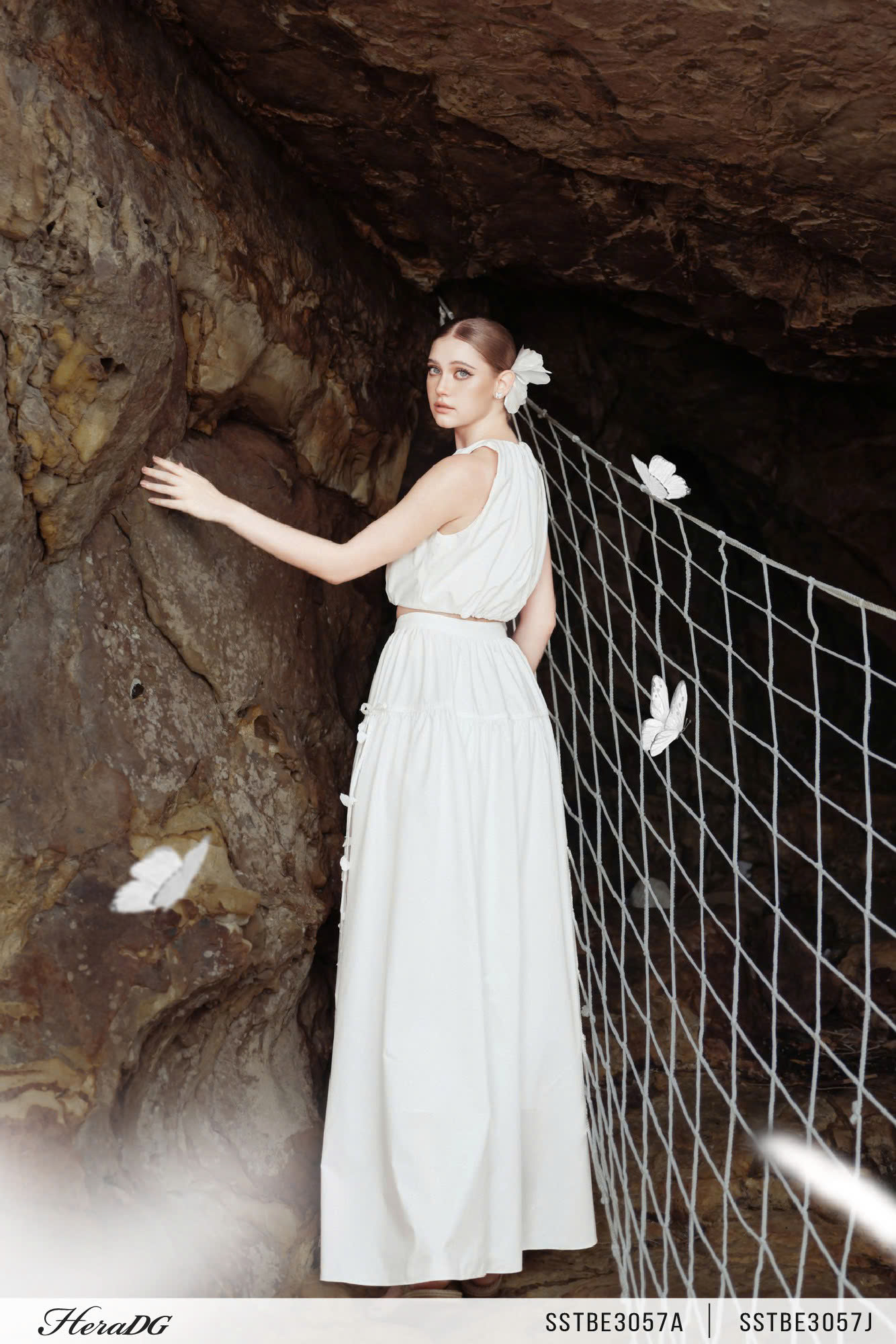 Makadsp0s-43-2 Ảnh của Áo croptop cổ yếm