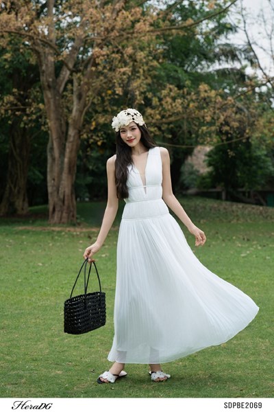 Hiển thị chi tiết cho Đầm xoè nhún, dây nơ buộc sau Ảnh của Đầm xoè nhún, dây nơ buộc sau