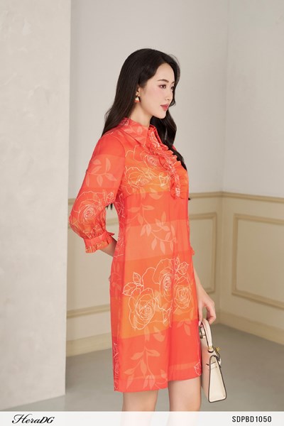 Hiển thị chi tiết cho Đầm suông cổ trụ kẹp bèo Ảnh của Đầm suông cổ trụ kẹp bèo