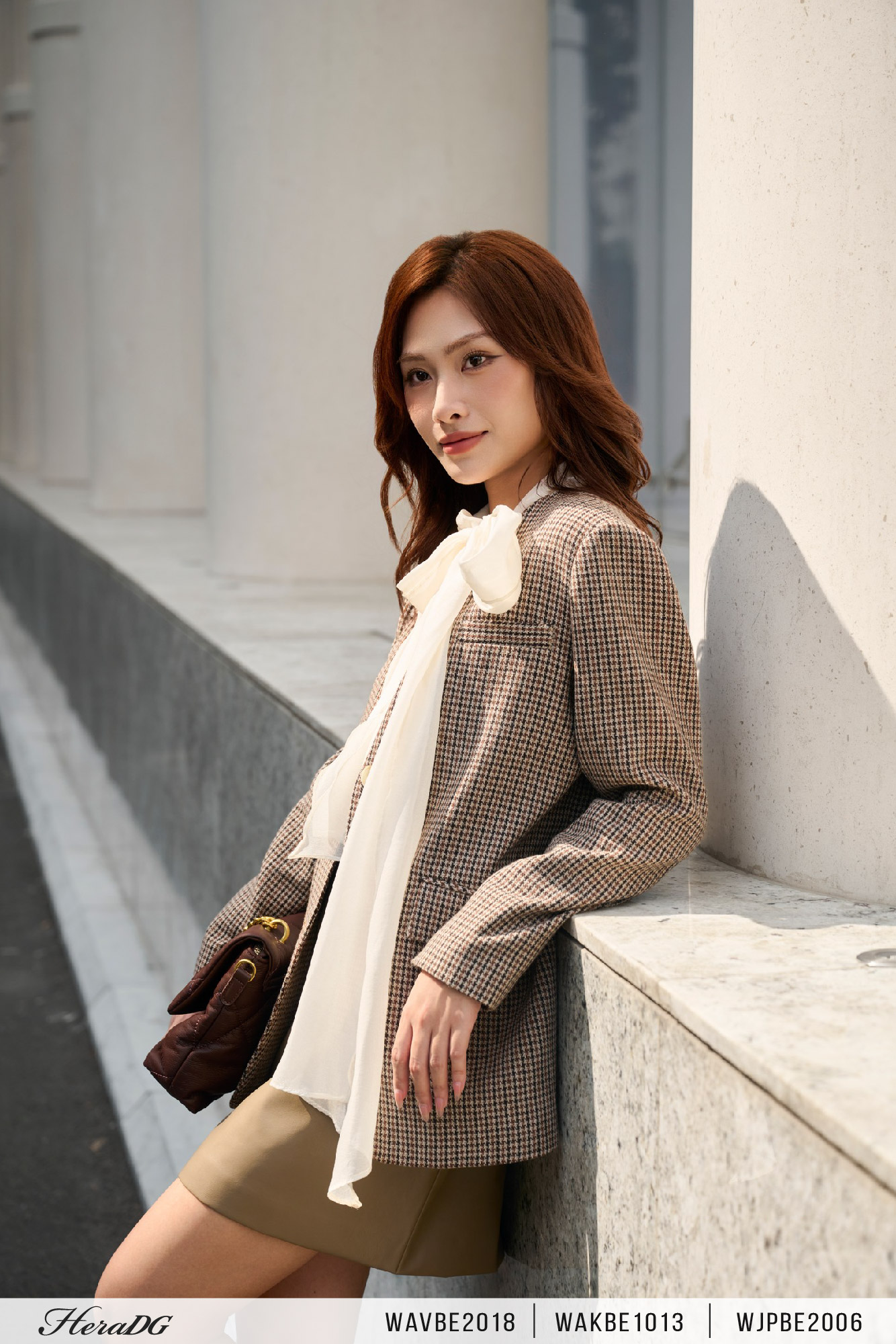 Ma9bp-15 Ảnh của Áo blazer dạ kẻ cổ V