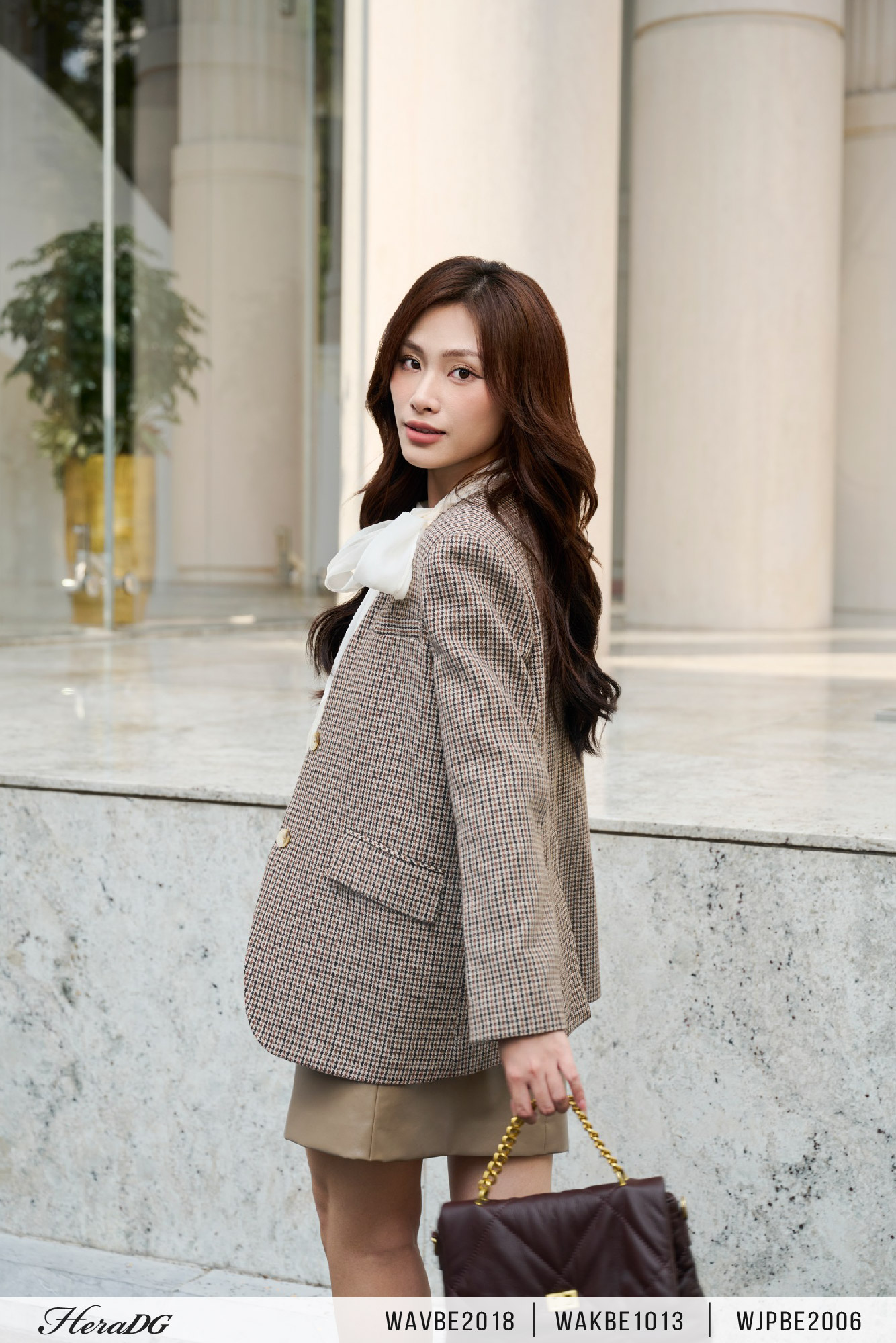 Ma9bp-14 Ảnh của Áo blazer dạ kẻ cổ V