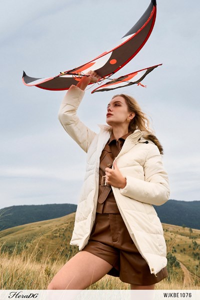 Hiển thị chi tiết cho Áo phao 3 lớp dáng lỡ mũ lông tháo rời Ảnh của Áo phao 3 lớp dáng lỡ mũ lông tháo rời