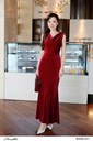 z7437459619880_20373a12a4332360a5331b942e862689 Ảnh của Đầm nhung đuôi cá cổ đổ