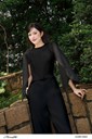 0Mac02s-43 Ảnh của Jumpsuit cổ yếm kèm choàng tơ