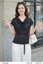 z7941837851861_8d60b5e14658a42285b058f1bcd30622 Ảnh của Áo thun cổ đổ kèm đai