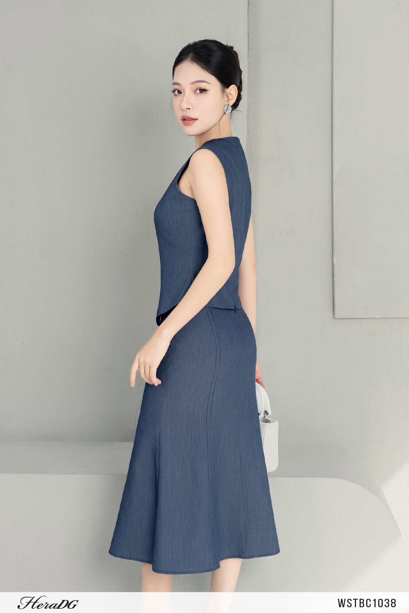 Sét váy kẻ kèm áo gile len cực đẹp í khách , hàng cao cấp chất miễn bàn  luôn ạ , fom over size mặc tiểu thư lắm lắm 😘😘 | Shopee Việt Nam