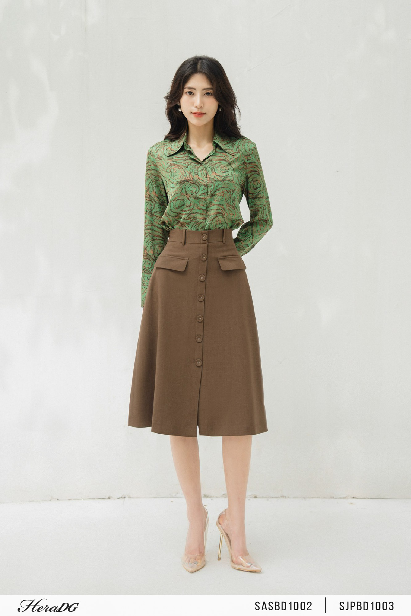 Xiao Feng - 🌼Set áo thun + chân váy midi caro 🌼 - Vừa lạ... | Facebook