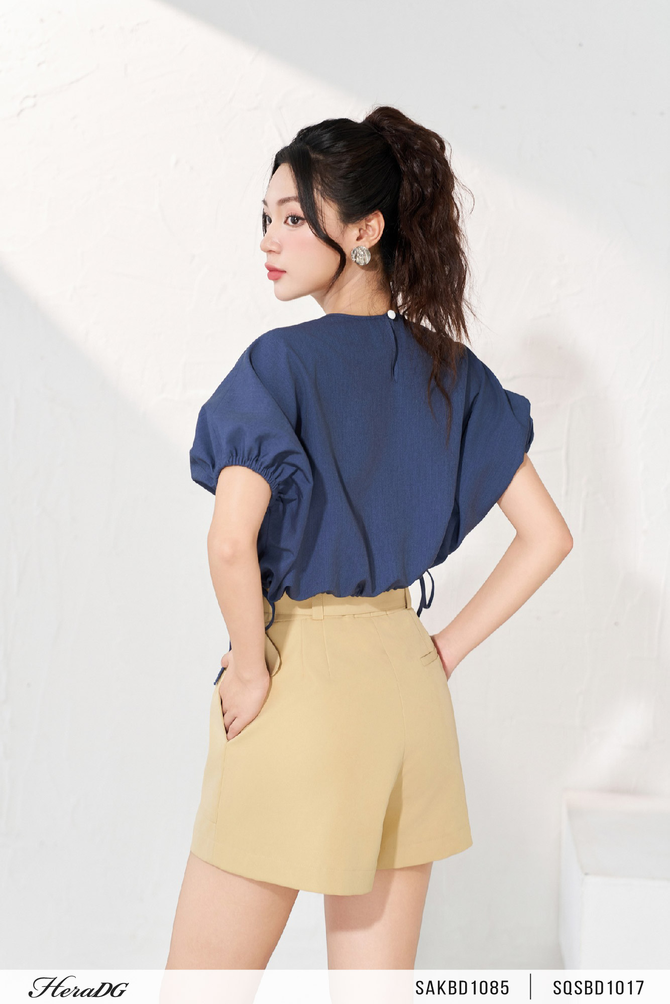 Ảnh của Áo kiểu cánh rơi, crotop