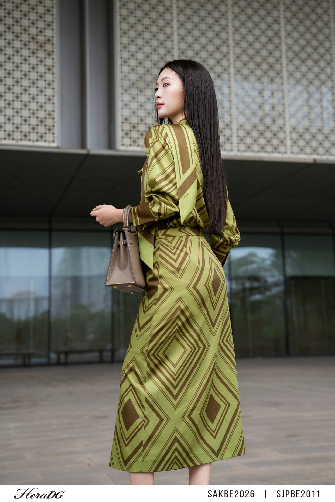 Ảnh của Áo lụa cổ đổ