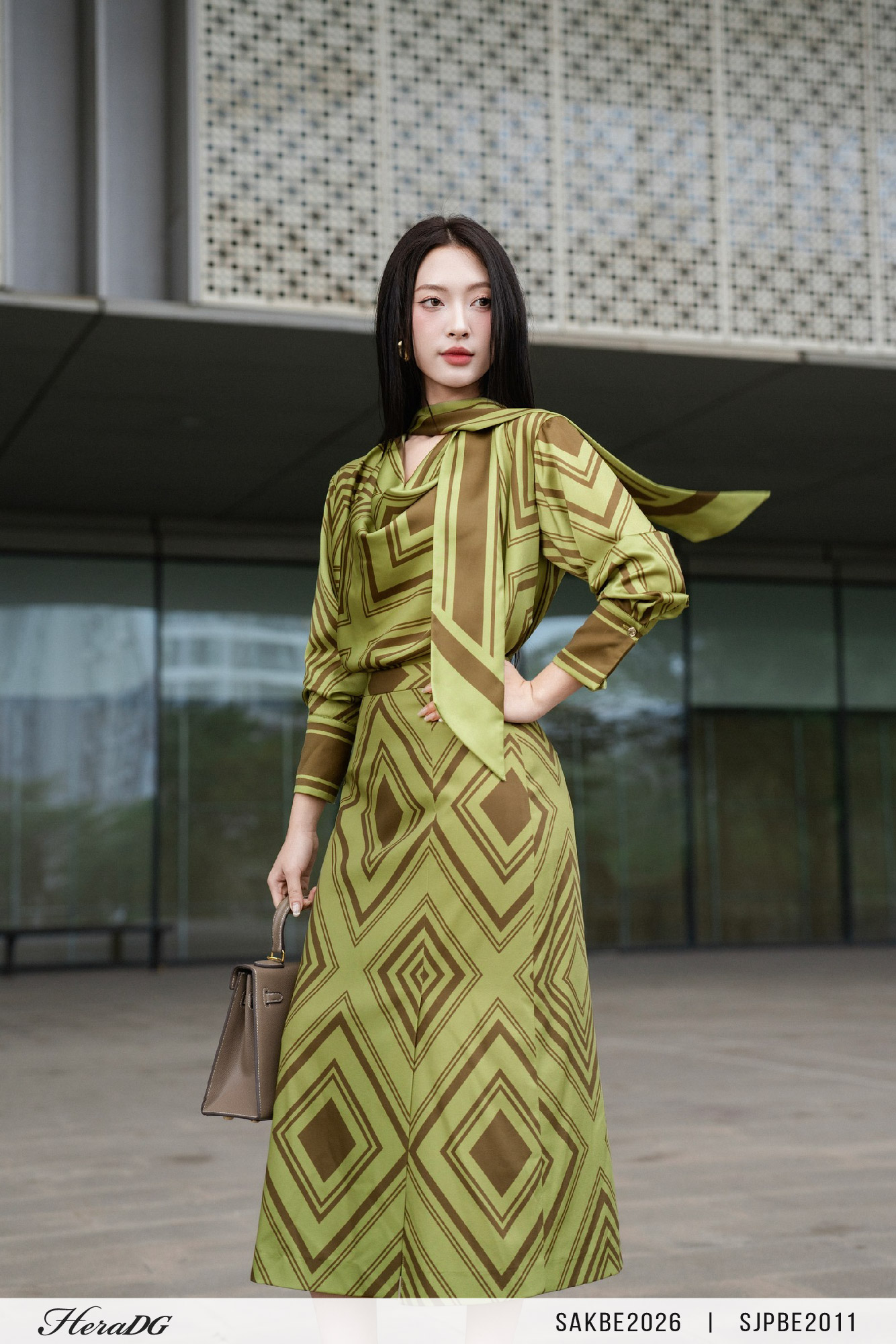 Ảnh của Áo lụa cổ đổ