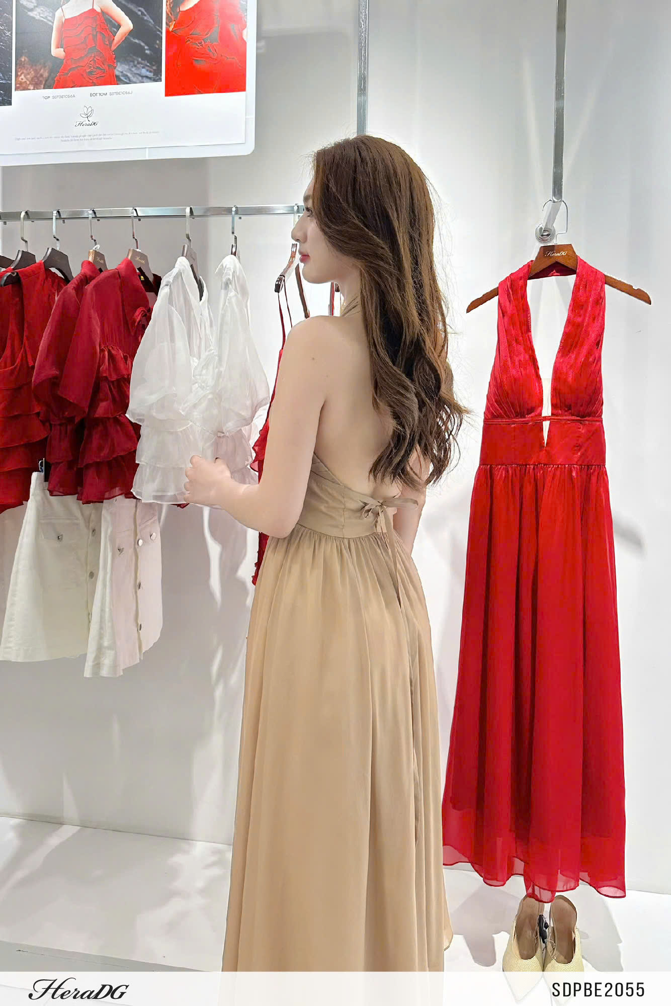 Ảnh của Đầm maxi cổ yếm
