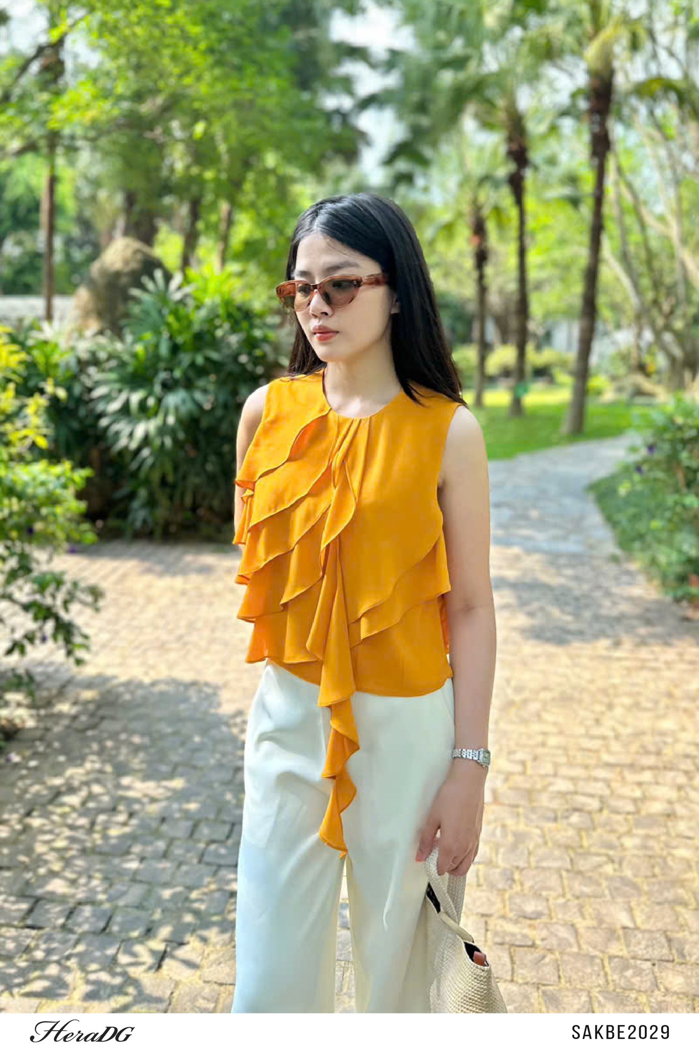 Ảnh của Áo sát nách cổ bèo