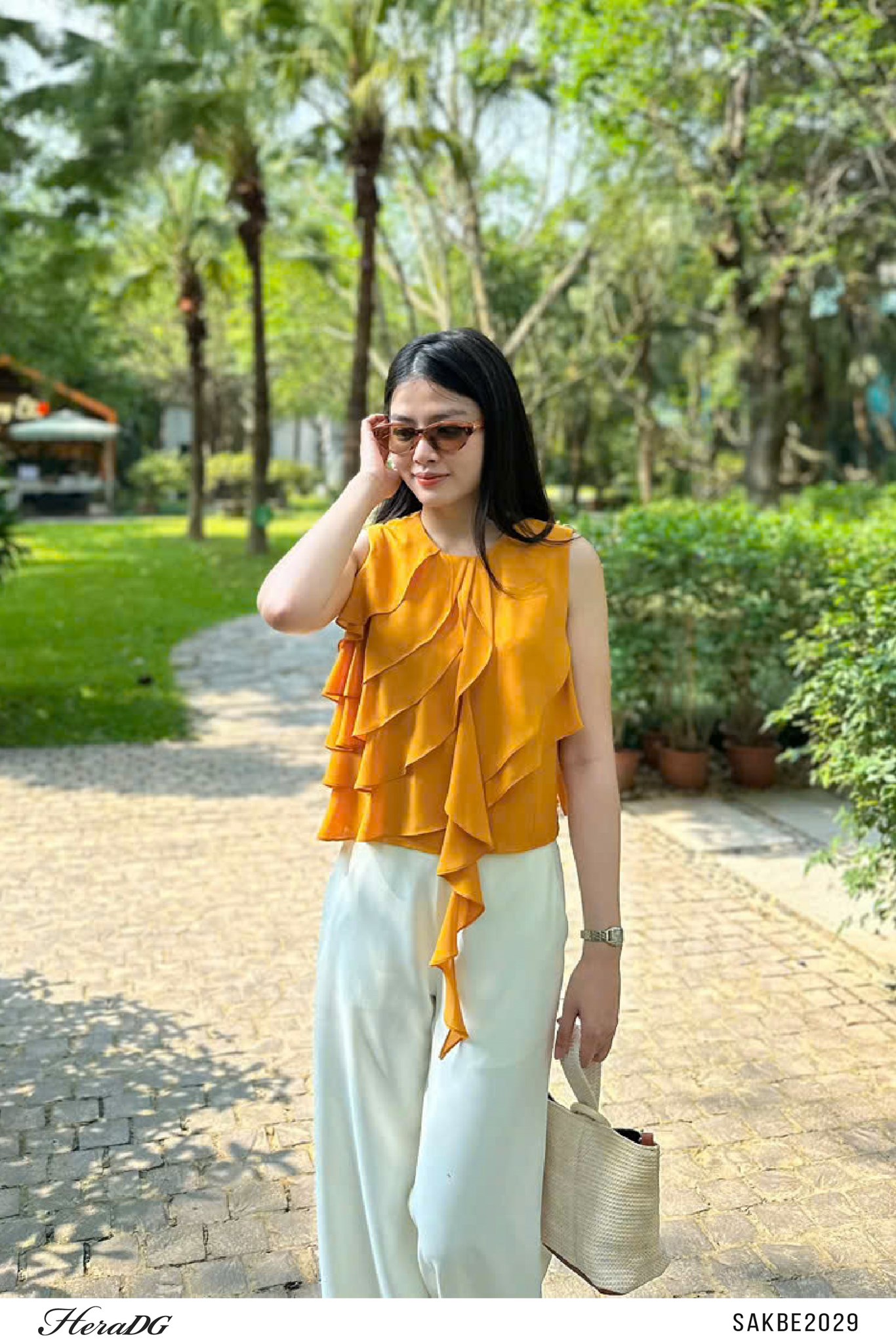 Ảnh của Áo sát nách cổ bèo