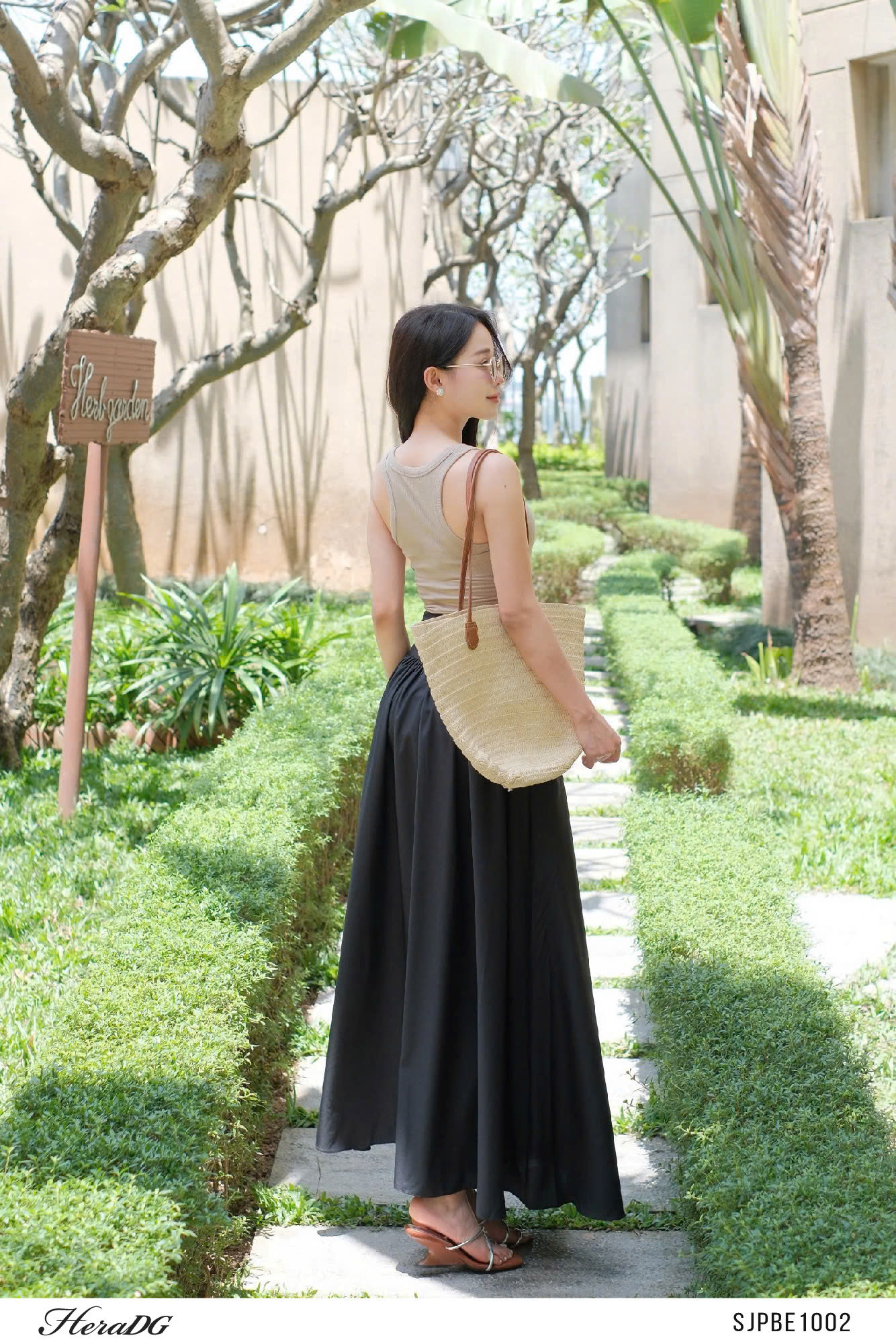 Ảnh của Chân váy xoè dáng dài