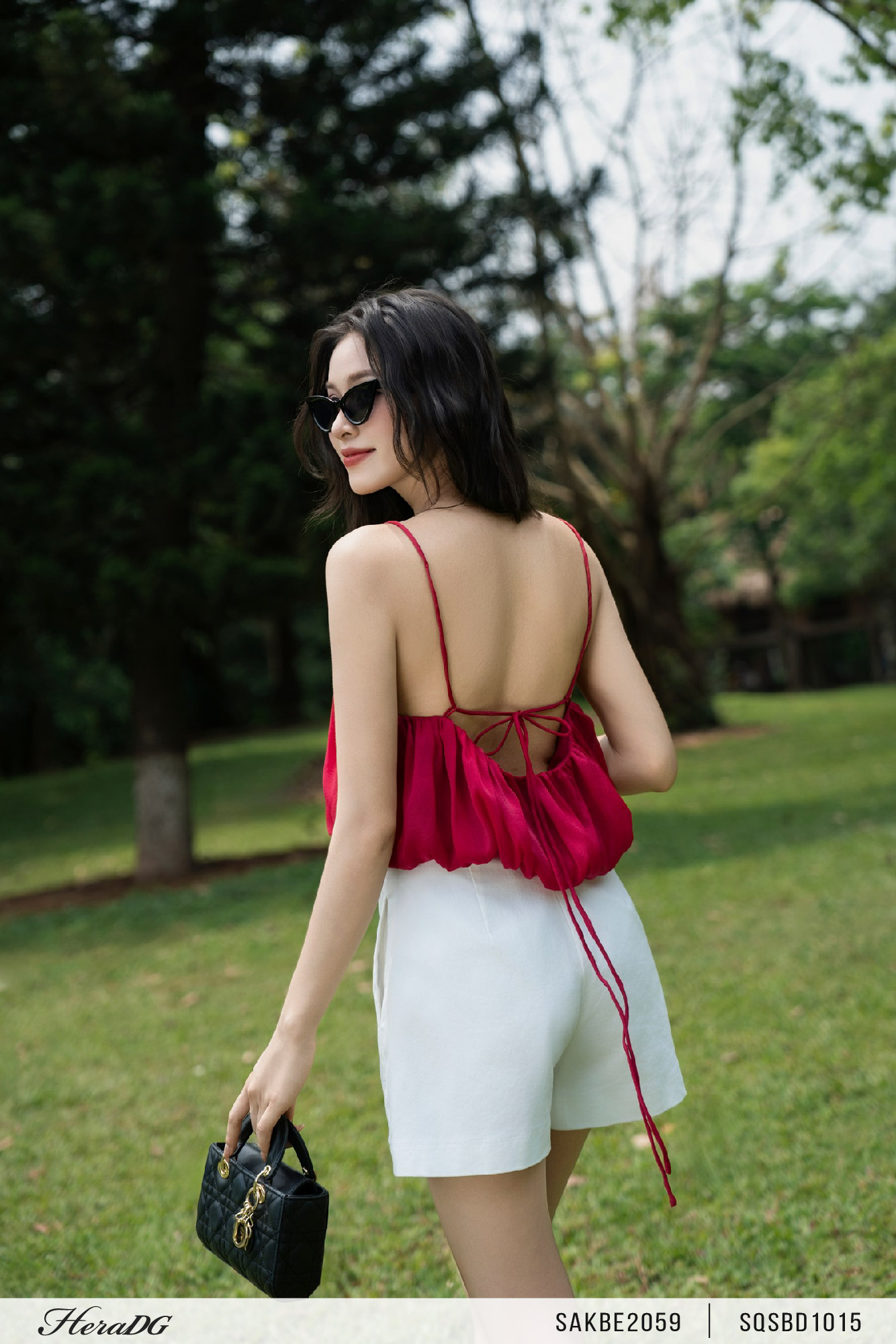 Ảnh của Áo 2 dây dáng ngắn, lưng sau rút dây