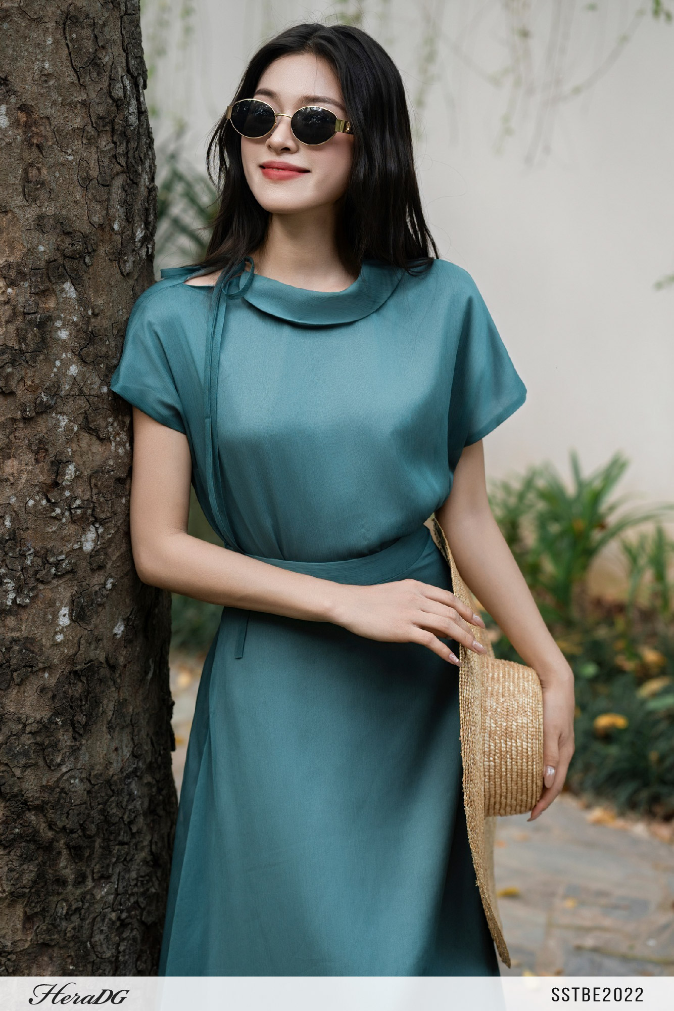 Ảnh của Set bộ áo cổ buộc nơ, chân váy xoè