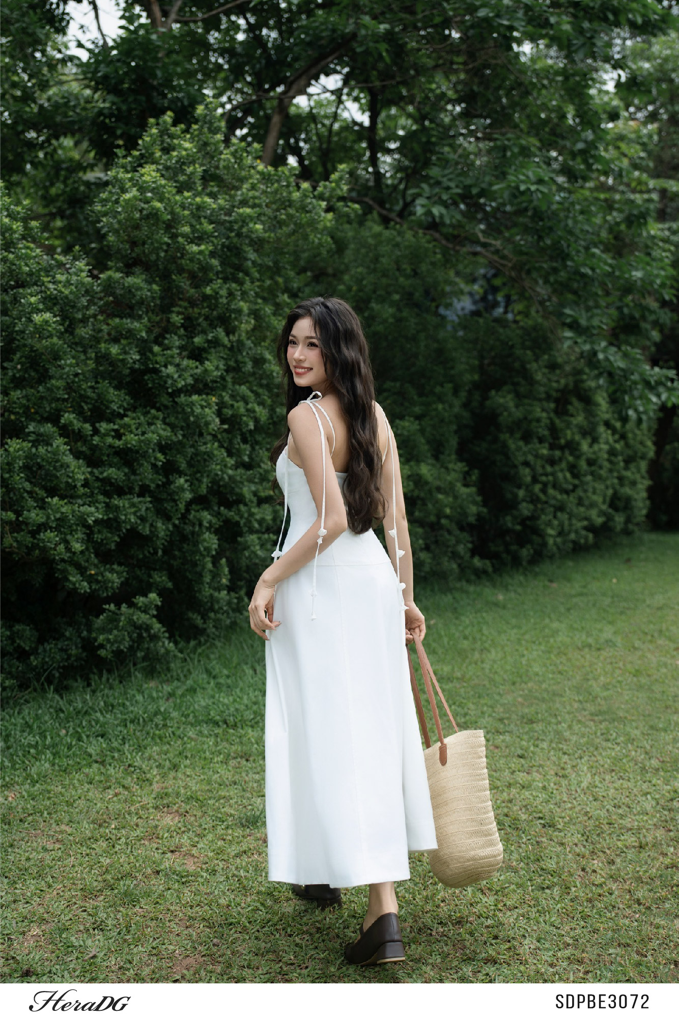 Ảnh của Đầm xoè 2 dây đính dây hoa trang trí