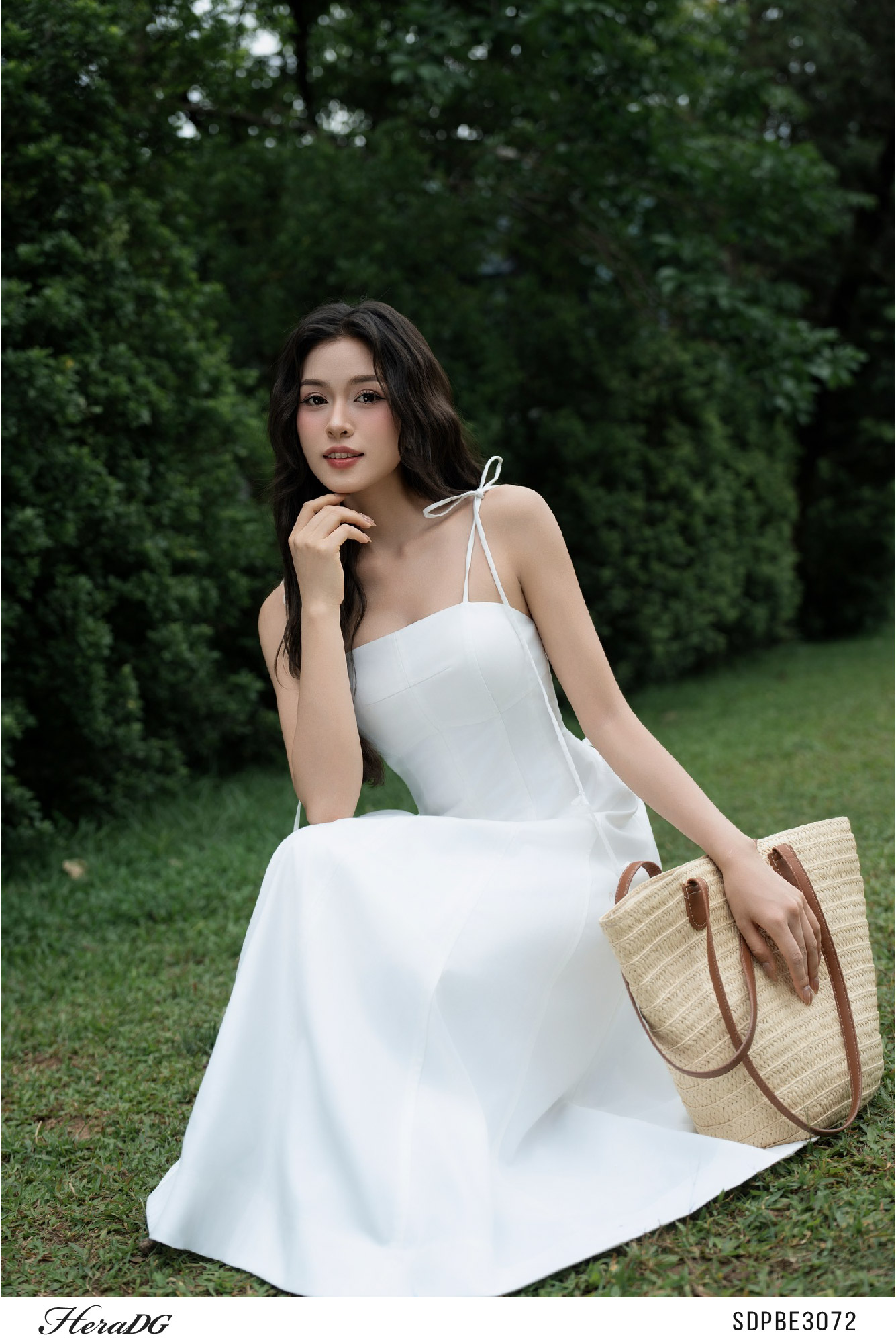 Ảnh của Đầm xoè 2 dây đính dây hoa trang trí