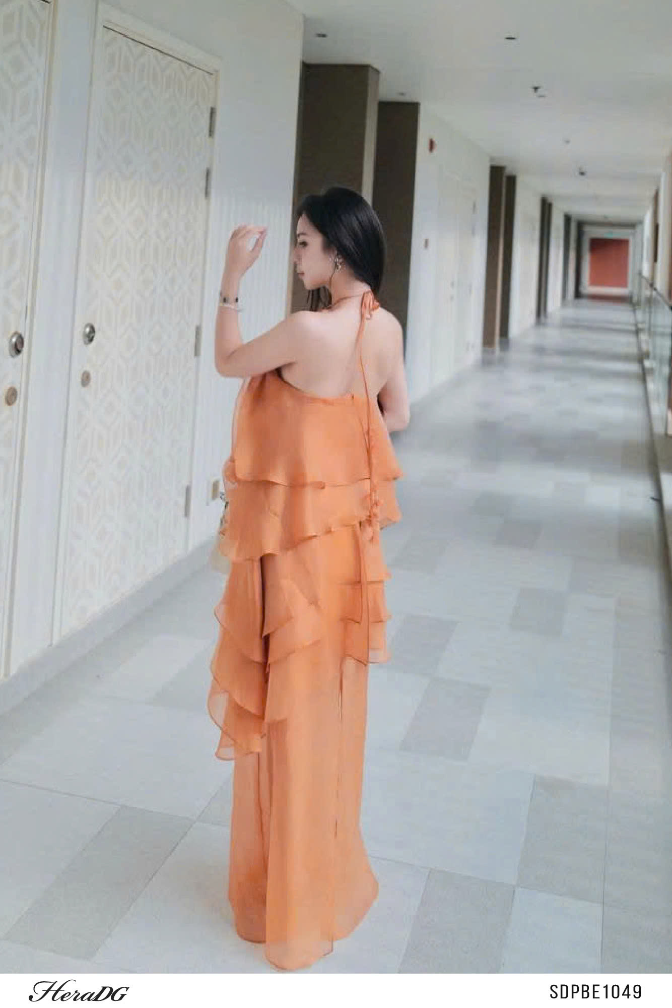 Ảnh của Đầm maxi cổ yếm