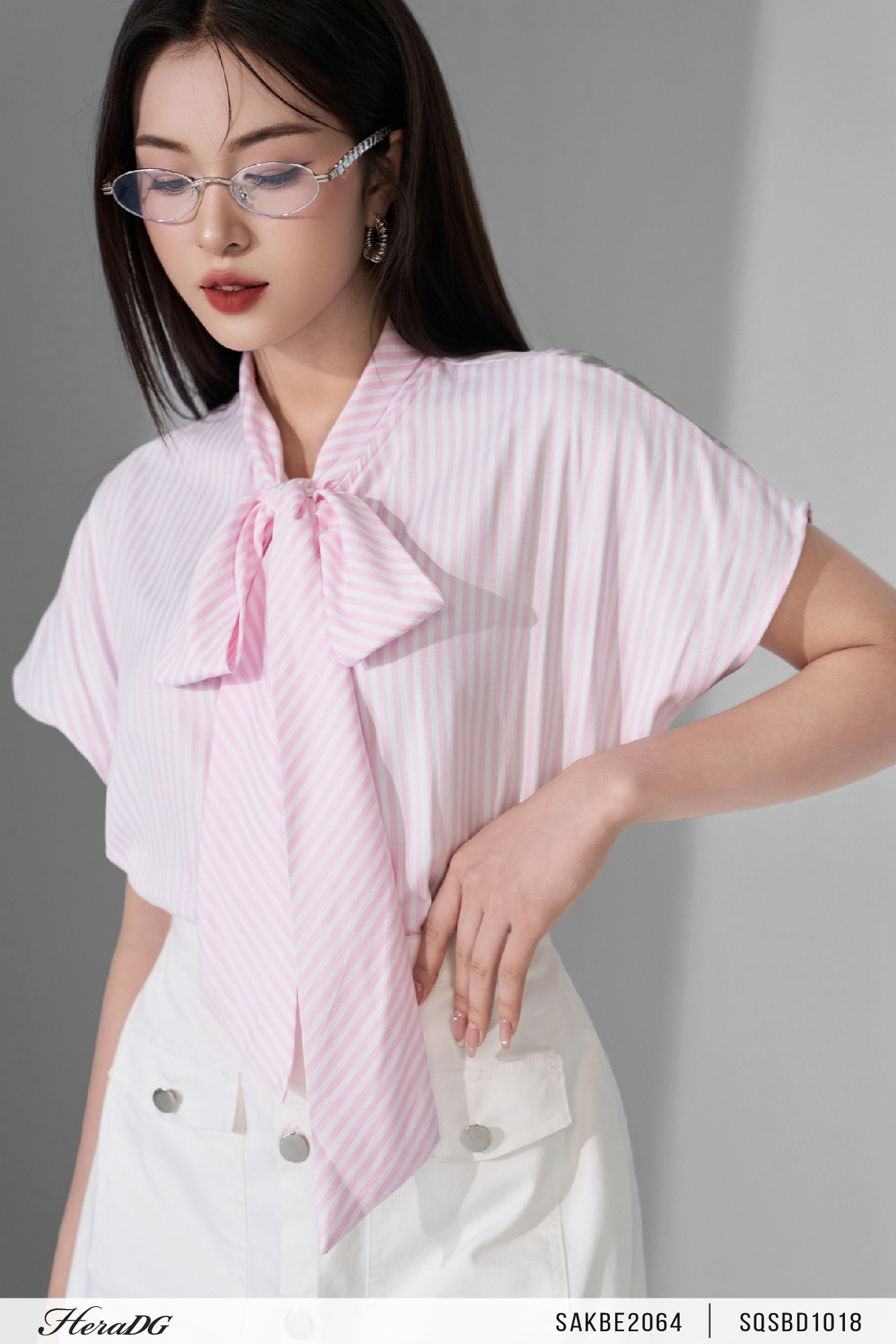 Ảnh của Áo kẻ cổ nơ tay liền