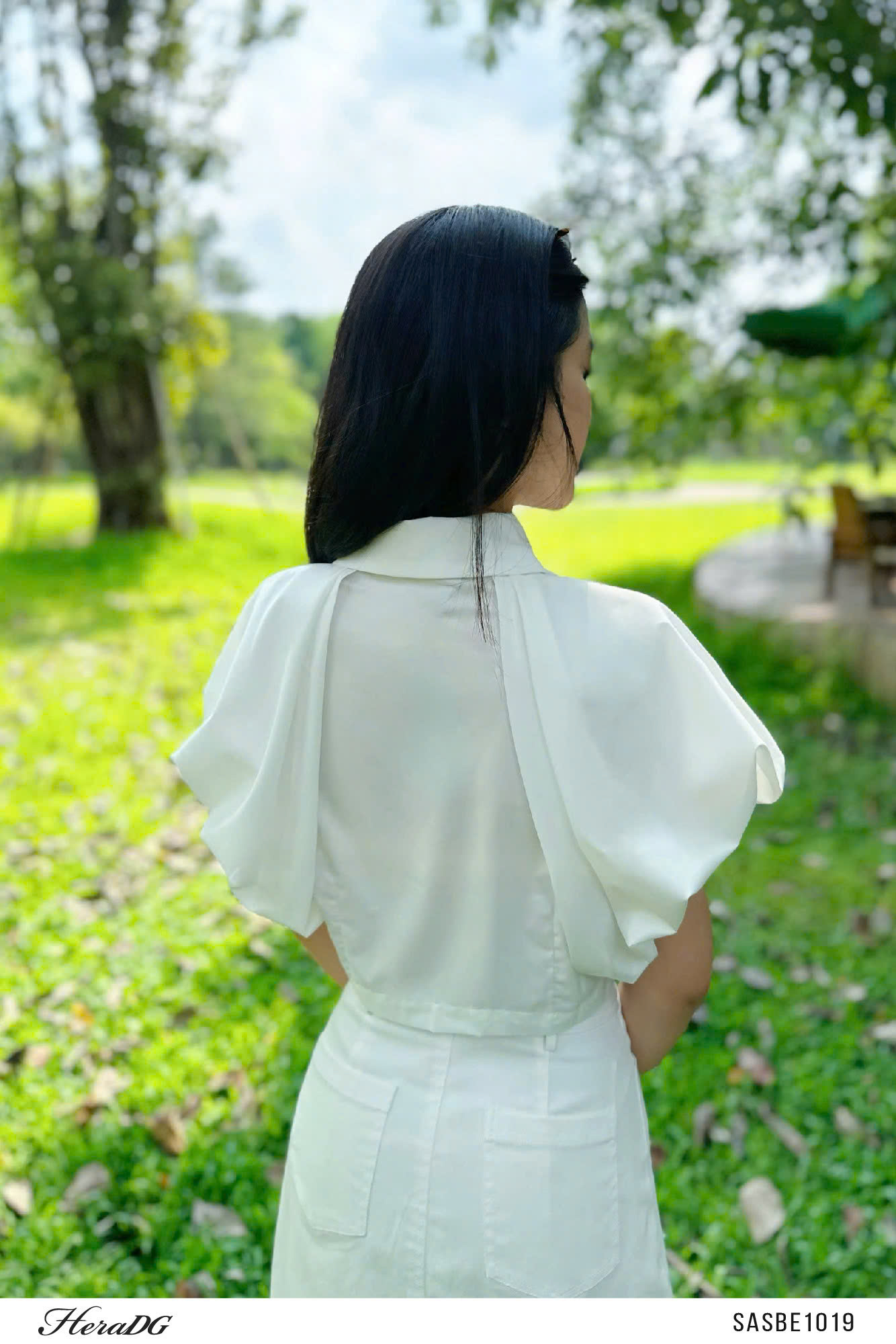 Ảnh của Áo sơ mi tay bồng dáng ngắn