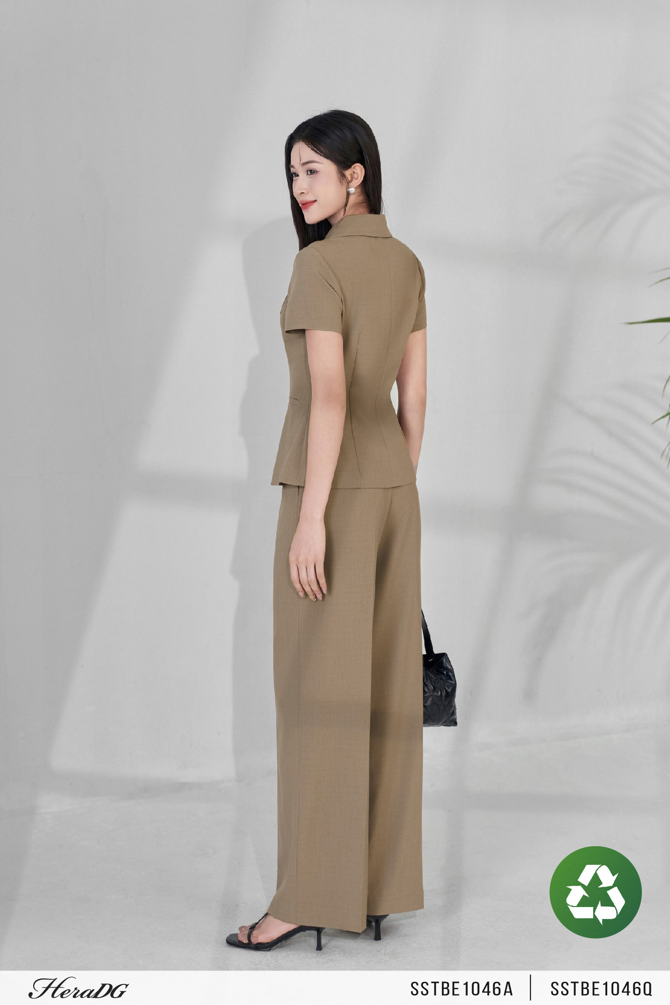 Ảnh của Áo kiểu cổ sam & cavat rời