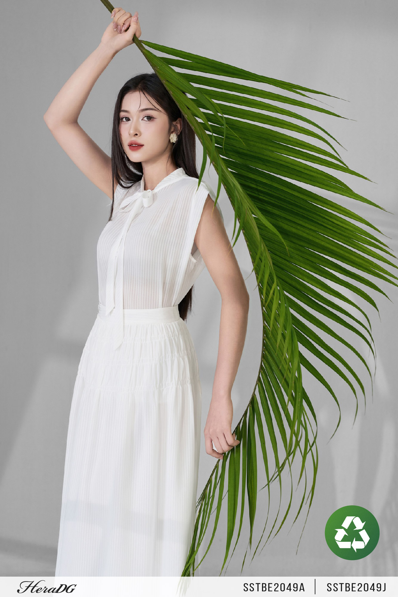 Ảnh của Áo kiểu vai chờm cổ nơ