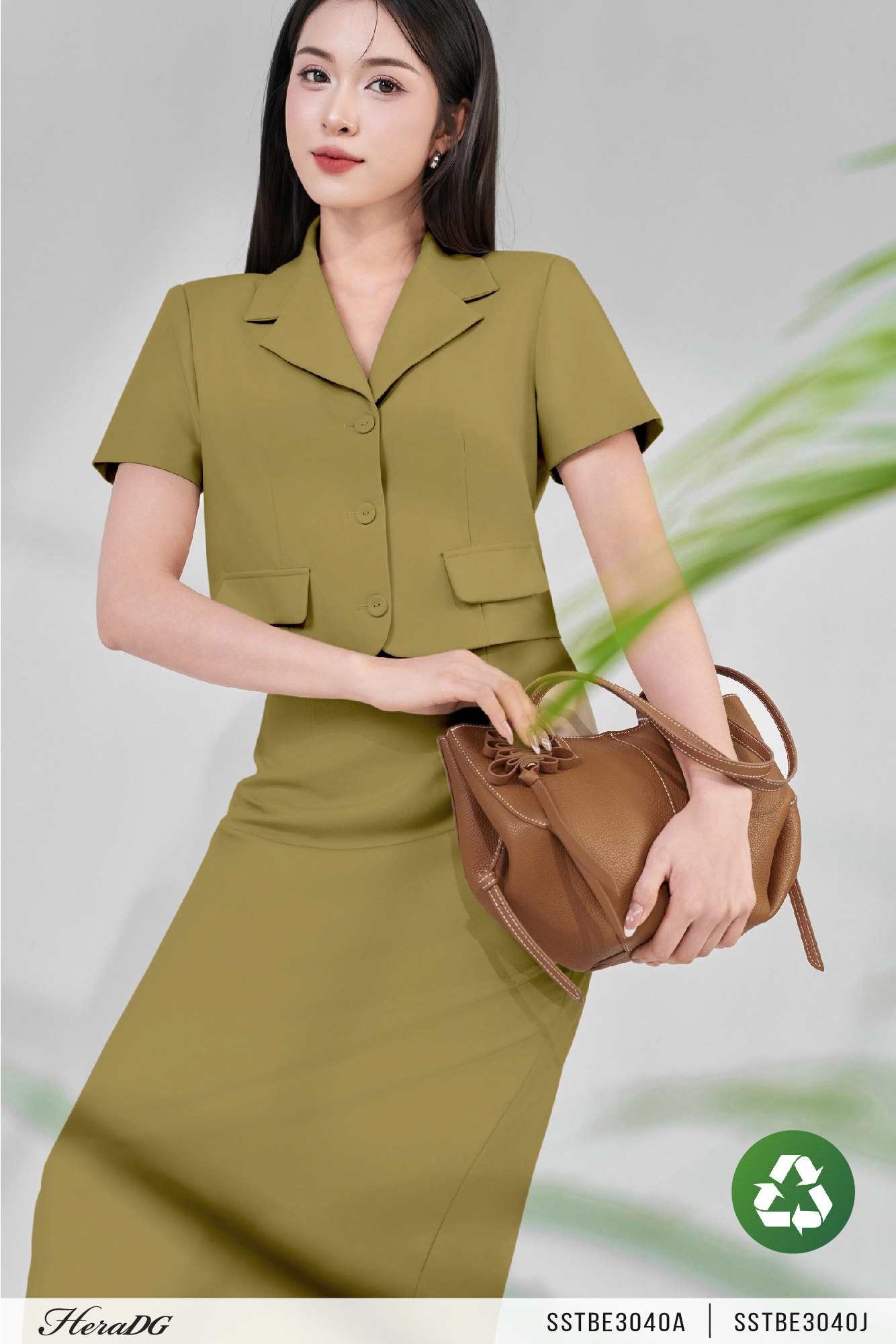 Ảnh của Áo cổ 2 ve dáng ngắn