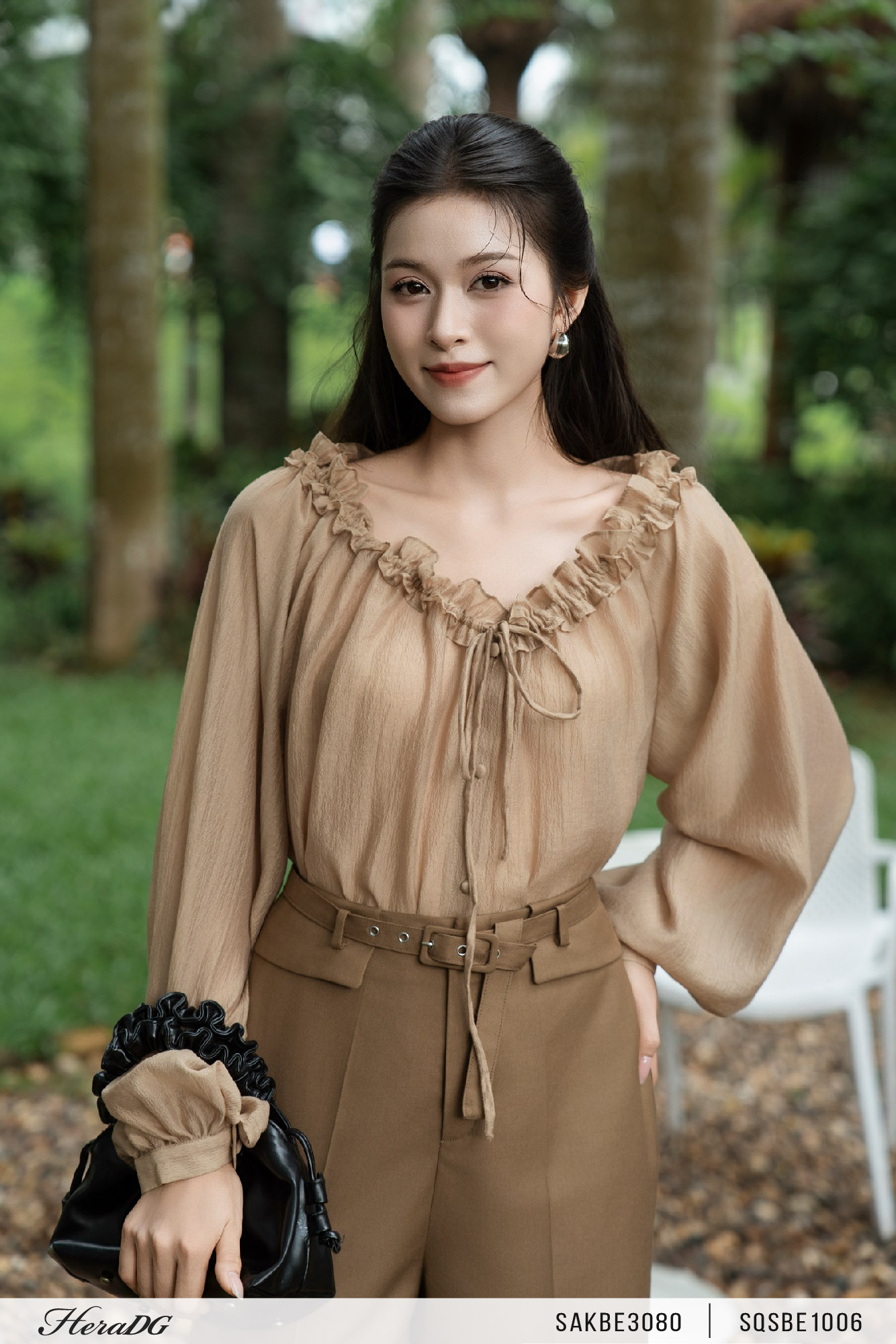 Ảnh của Áo kiểu cổ nhún bèo