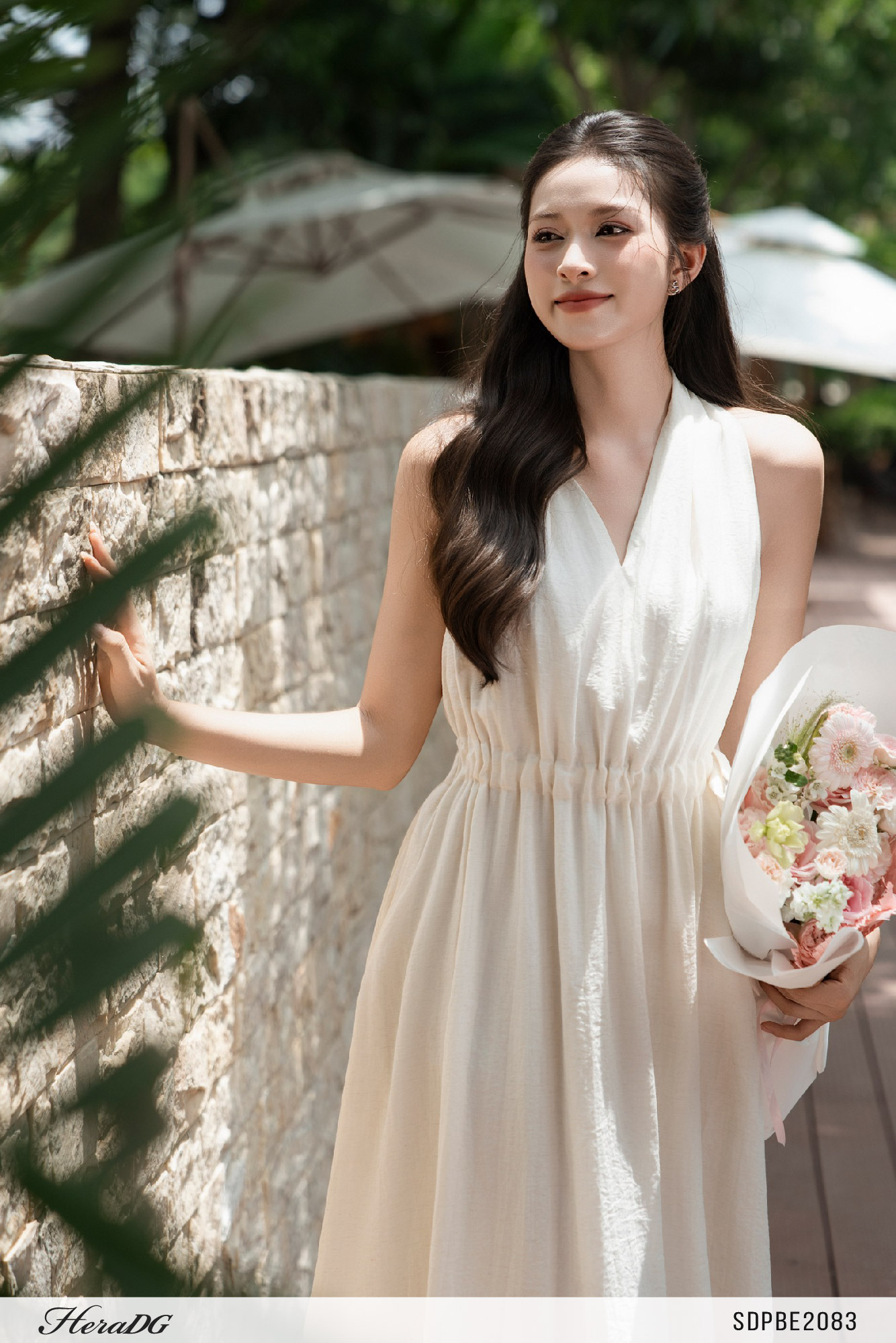 Ảnh của Đầm xoè cổ yếm rút eo