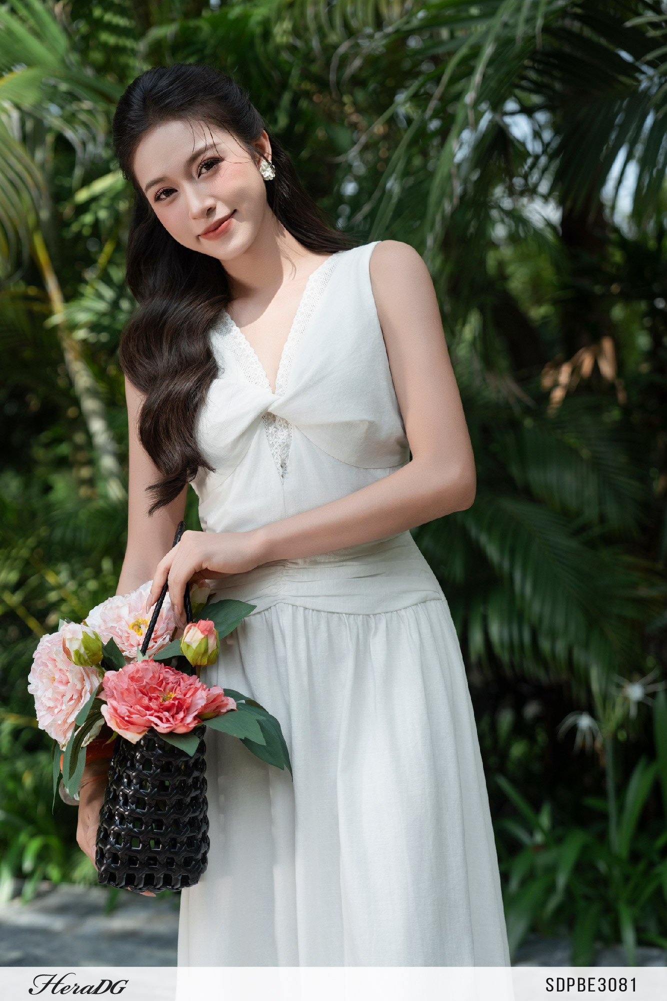 Ảnh của Đầm xoè phối ren