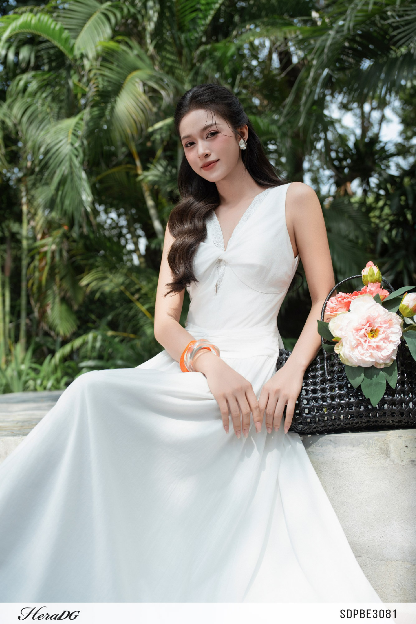 Ảnh của Đầm xoè phối ren