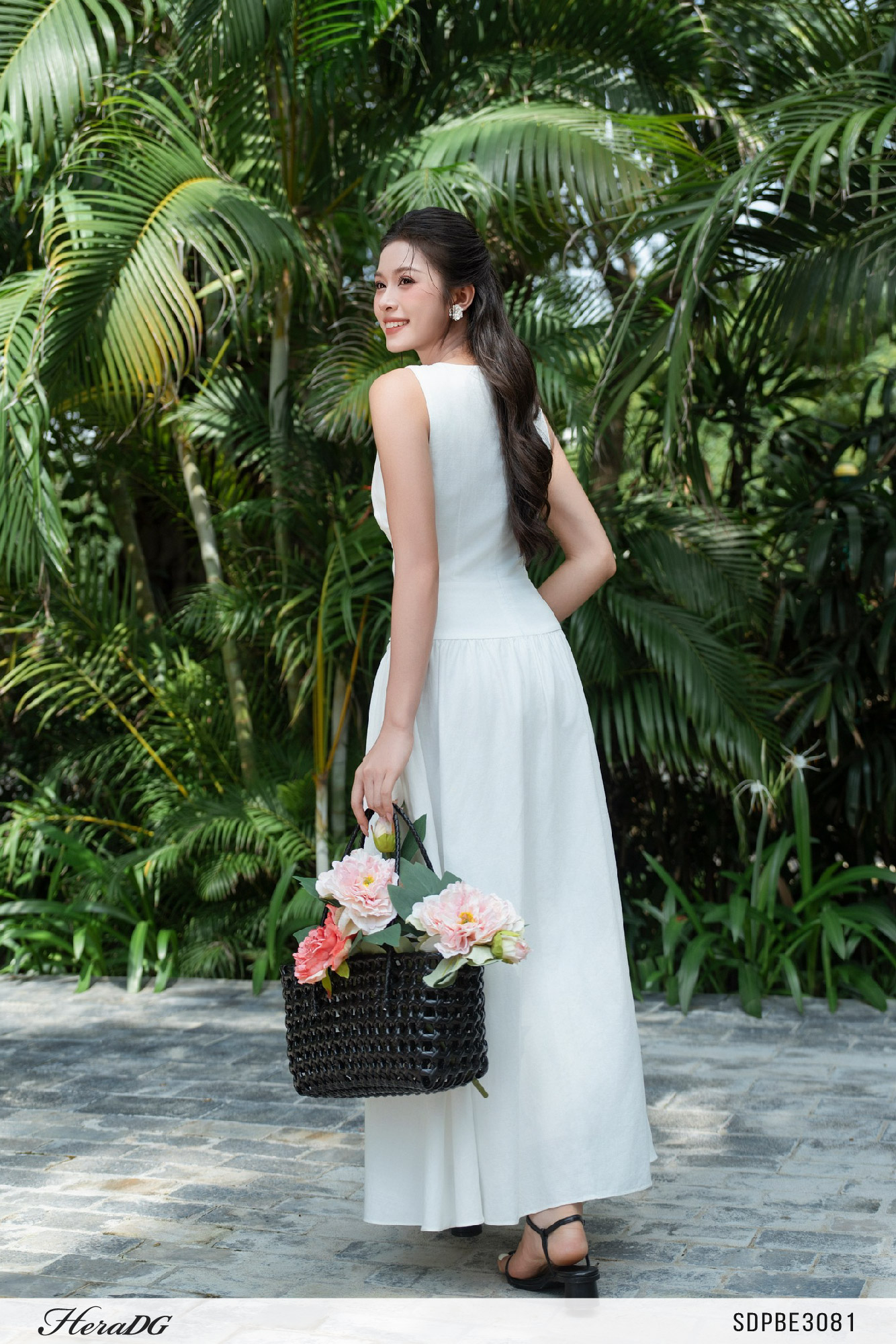 Ảnh của Đầm xoè phối ren